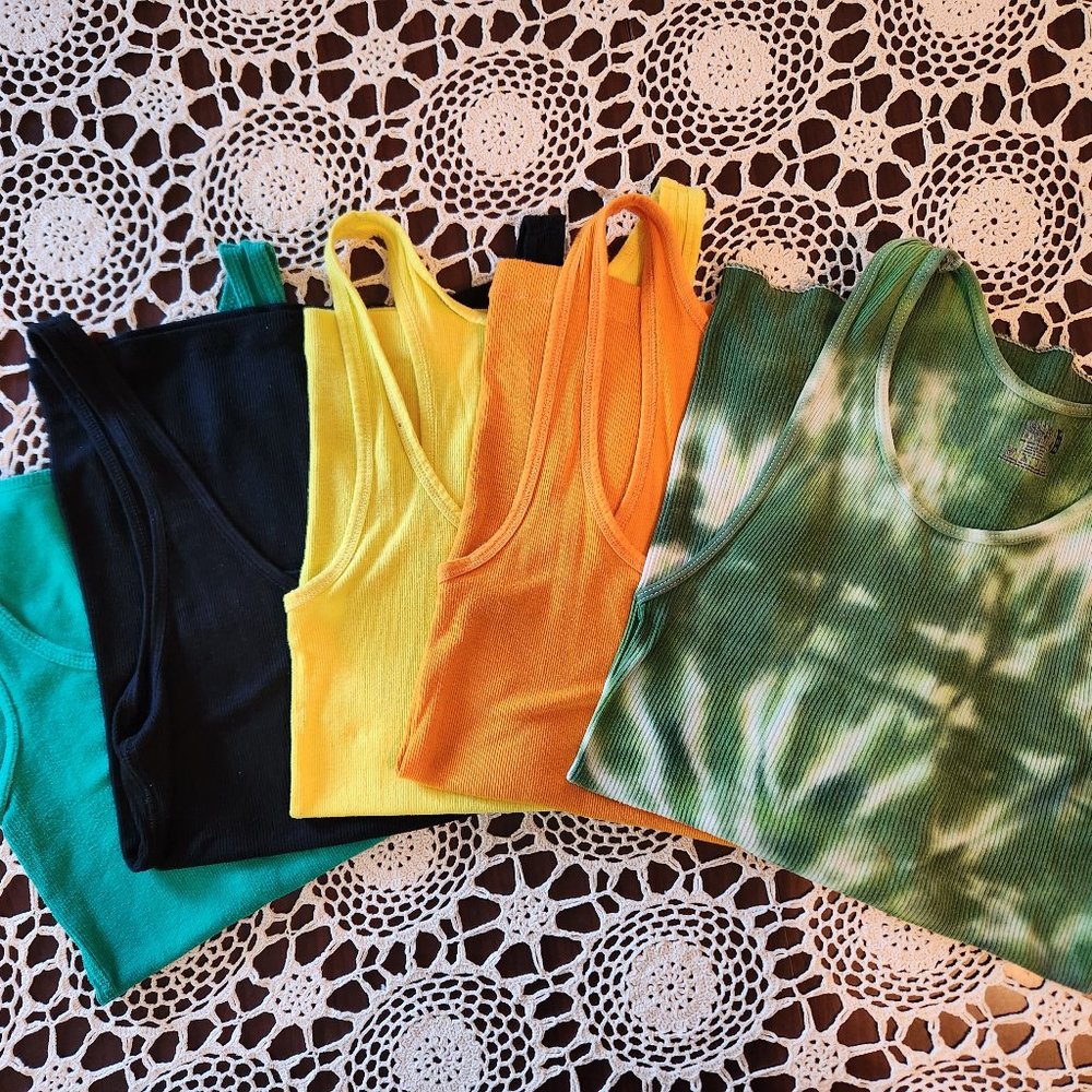 Lot of tank tops (5)